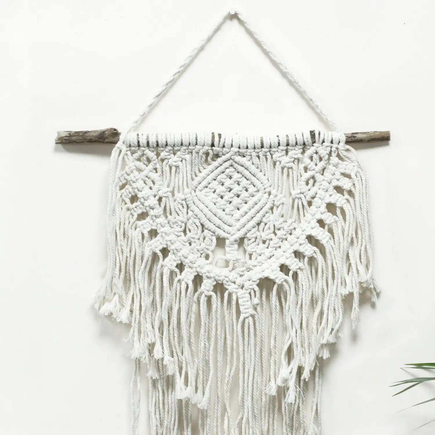 Macrame Wall Hanging – Home & Heart | www.artisangoods.co.uk 8 Macrame Wall Hanging – Home & Heart | www.artisangoods.co.uk 7