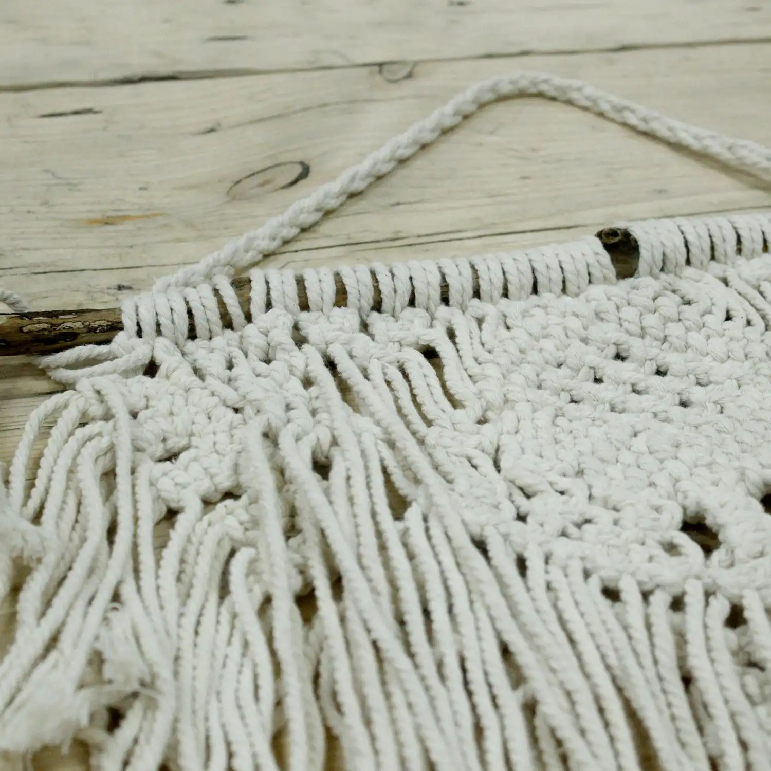 Macrame Wall Hanging – Home & Heart | www.artisangoods.co.uk 5 Macrame Wall Hanging – Home & Heart | www.artisangoods.co.uk 4