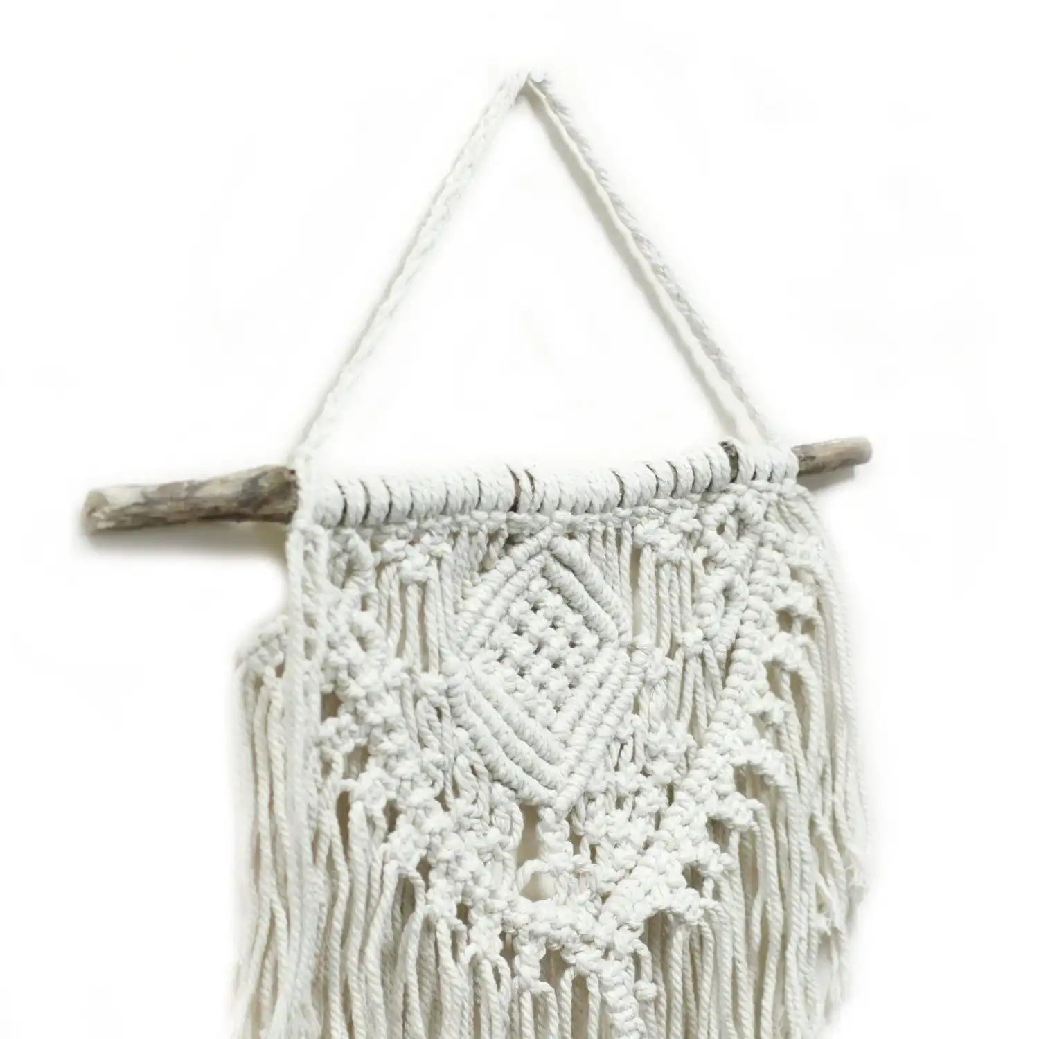 Macrame Wall Hanging – Home & Heart | www.artisangoods.co.uk 9 Macrame Wall Hanging – Home & Heart | www.artisangoods.co.uk 8