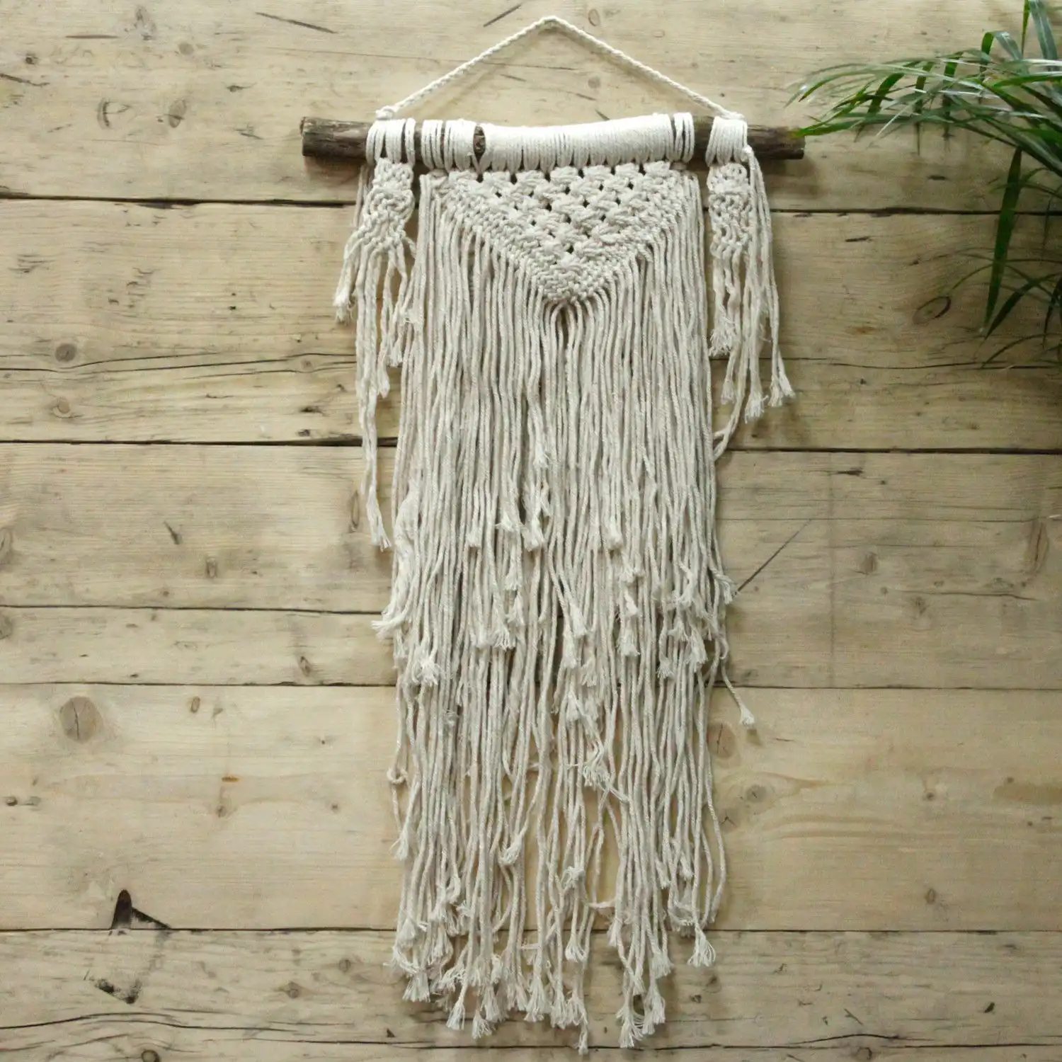 Macrame Wall Hanging – Natural Abundance | www.artisangoods.co.uk 3 Macrame Wall Hanging – Natural Abundance | www.artisangoods.co.uk 2