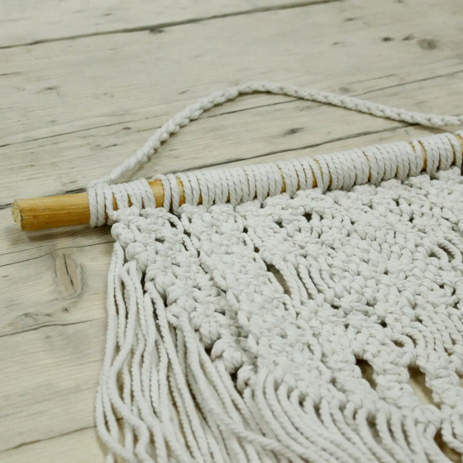 Macrame Wall Hanging – Over Abundance | www.artisangoods.co.uk 4 Macrame Wall Hanging – Over Abundance | www.artisangoods.co.uk 3