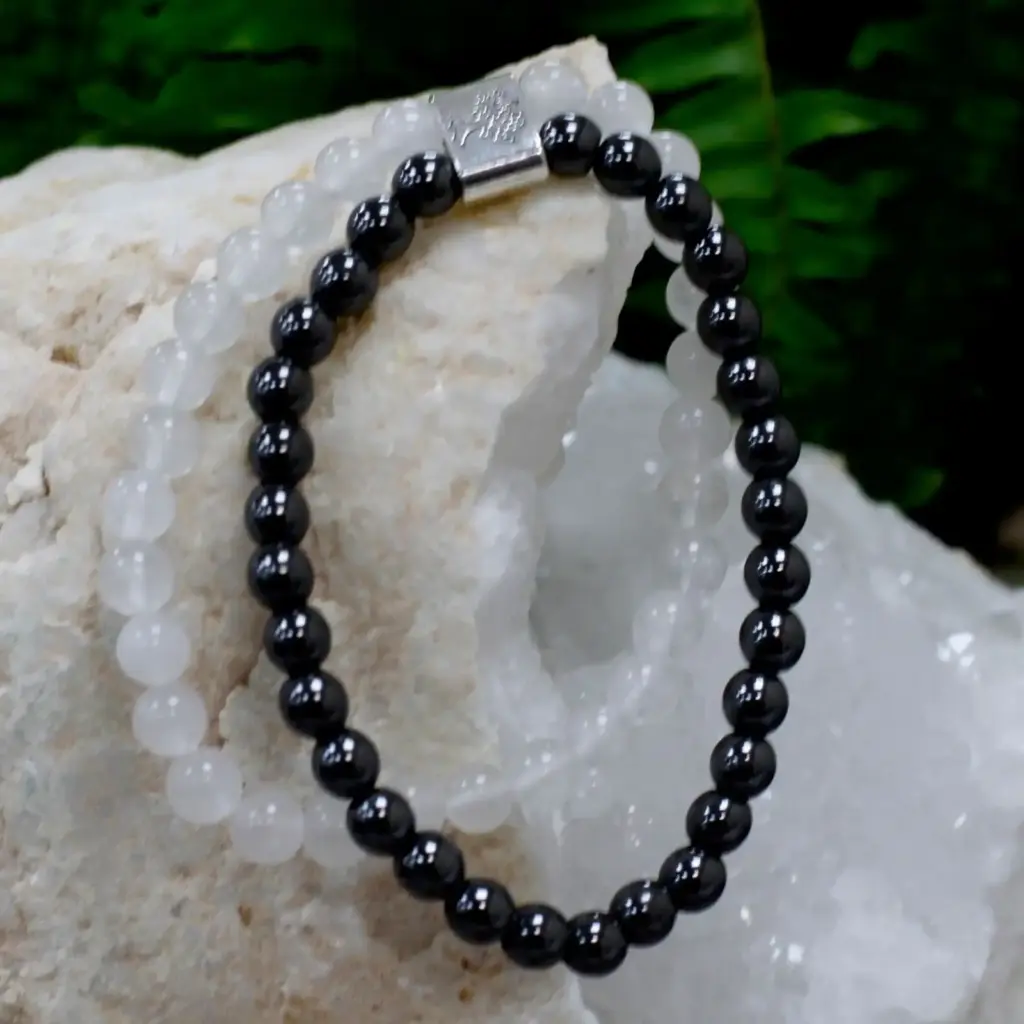 Magnetic Gemstone Bracelet – Rock Quartz | www.artisangoods.co.uk 6 Magnetic Gemstone Bracelet – Rock Quartz | www.artisangoods.co.uk 6