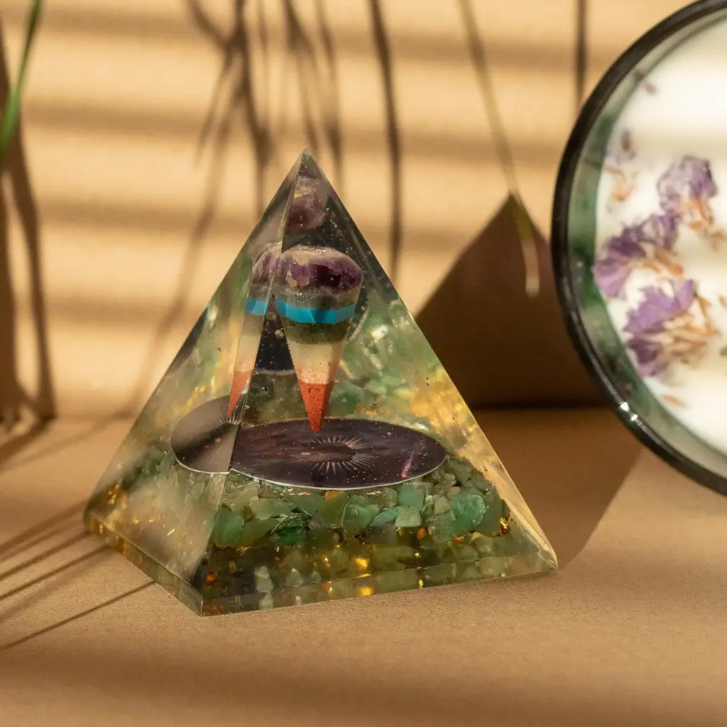 Med Organite Pryamids 7x6cm – Pendulum – Green Adventurine Chips | www.artisangoods.co.uk 2