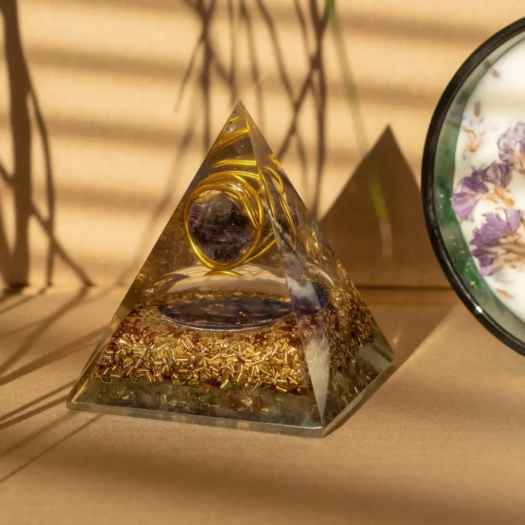 Med Organite Pryamids 7x6cm – Wrapped Amythist – Copper Chips | www.artisangoods.co.uk