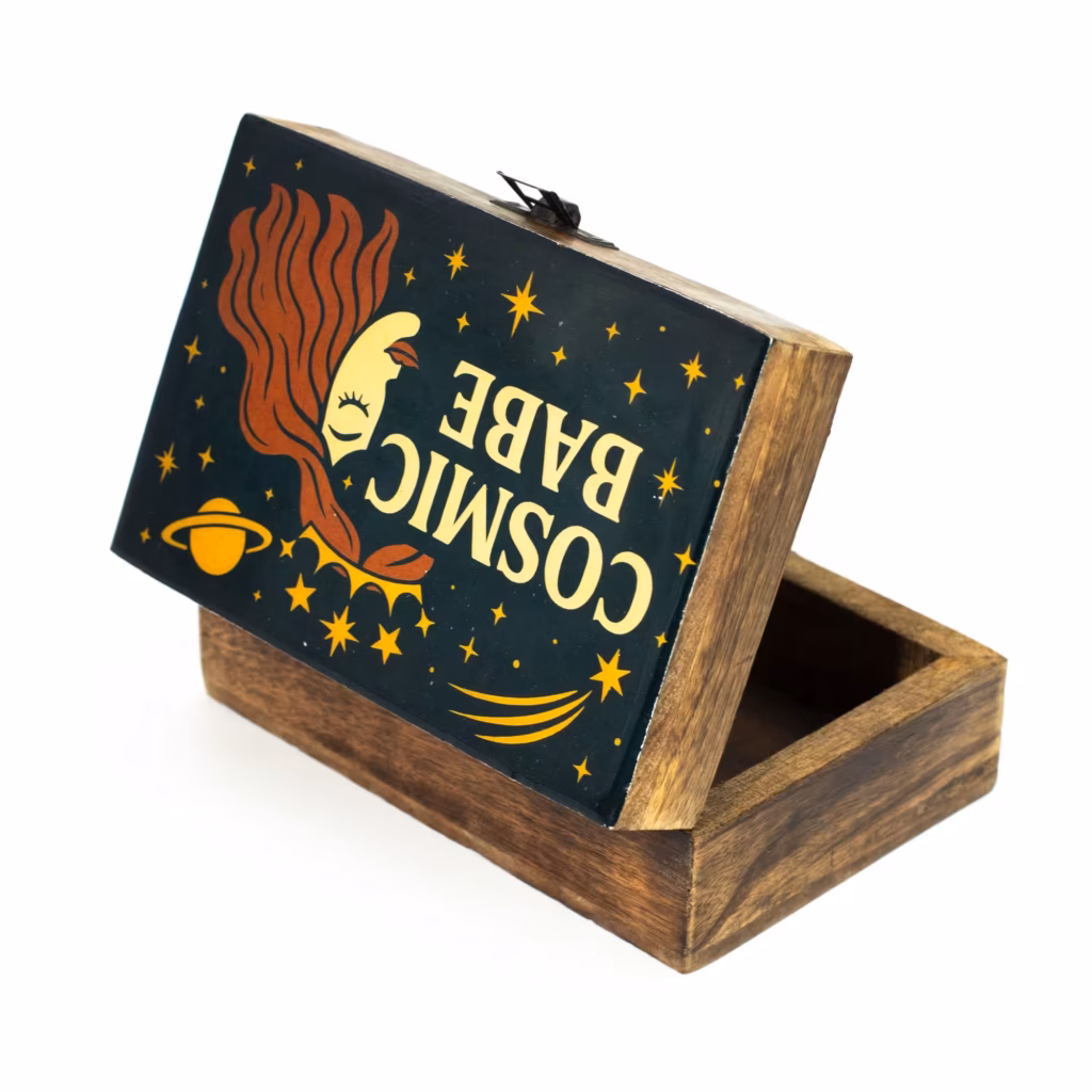 Medium Enamelled Box – Cosmic Babe | www.artisangoods.co.uk 4 Medium Enamelled Box – Cosmic Babe | www.artisangoods.co.uk 4