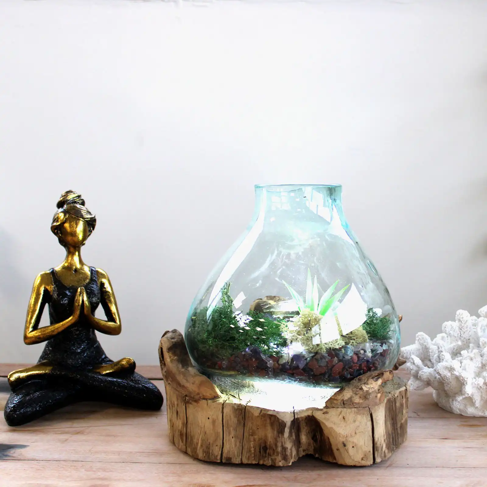 Molten Glass Large Fish Tank 3.7 litre (with light cavity)- 30cm | www.artisangoods.co.uk 9 Molten Glass Large Fish Tank 3.7 litre (with light cavity)- 30cm - Image 8