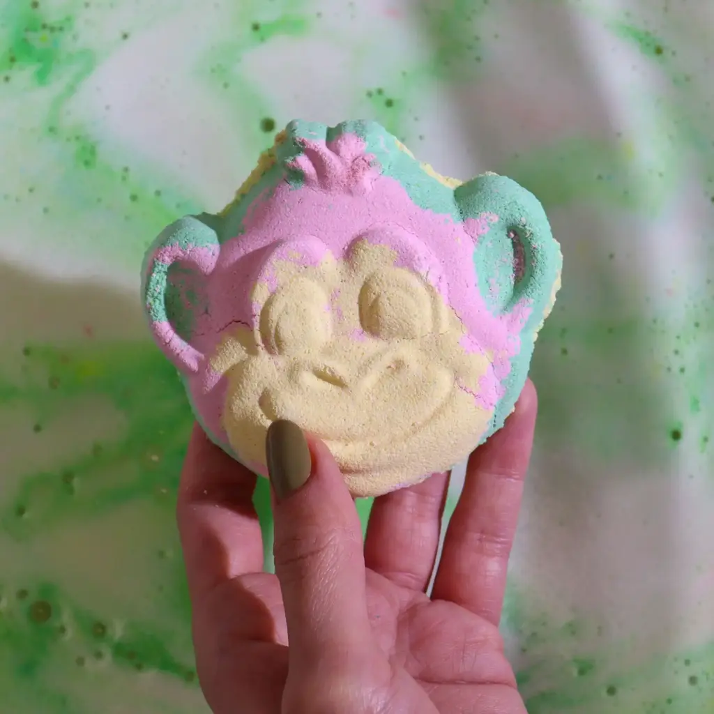 Monkey Bathbomb 90g | www.artisangoods.co.uk 6