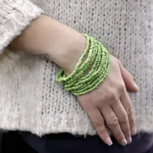 Multi-Bead Bangle Wooden Clasp – Assorted Colours | www.artisangoods.co.uk 4