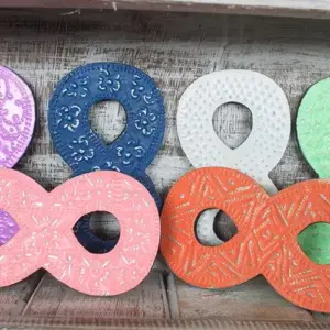 Number “8” – Assorted Colours – 15cm | www.artisangoods.co.uk 7