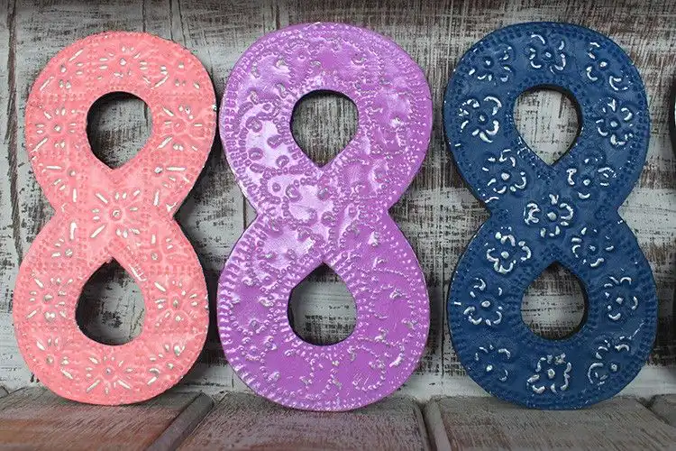 Number “8” – Assorted Colours – 15cm | www.artisangoods.co.uk 6 Number “8” – Assorted Colours – 15cm | www.artisangoods.co.uk 5