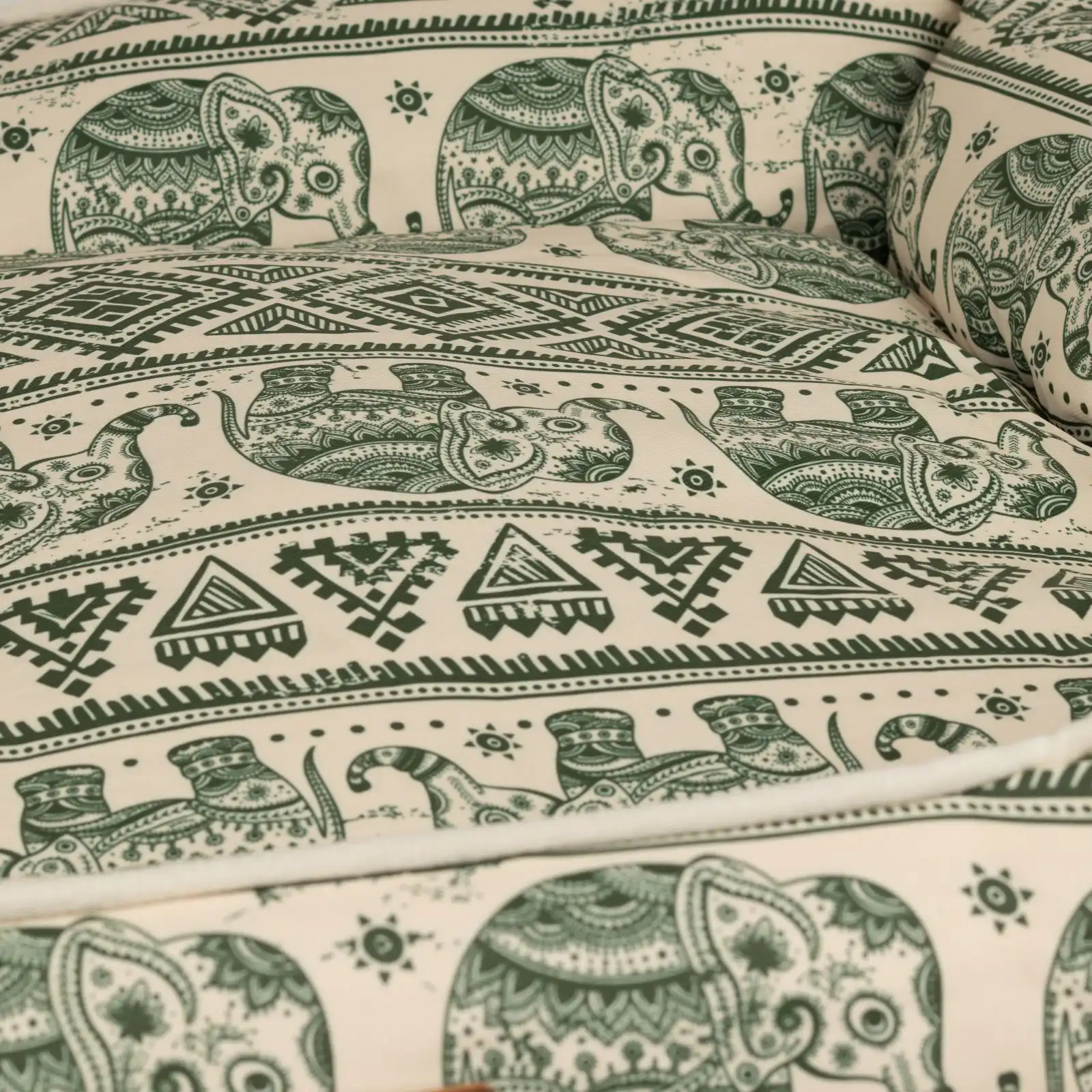 PAW Bed – Lucky Elephant – Green – 60 × 50 × 14cm