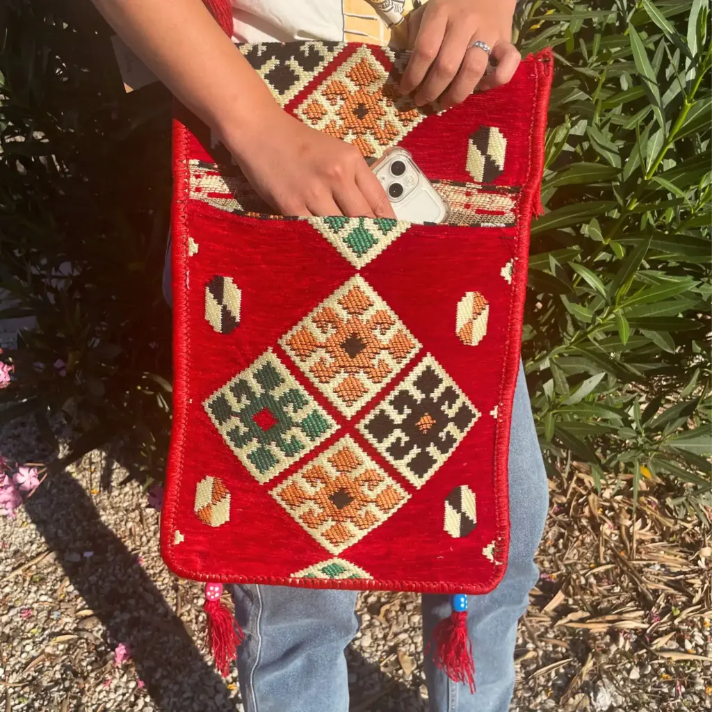 Red Kilim Messenger Festival Bag | www.artisangoods.co.uk 3