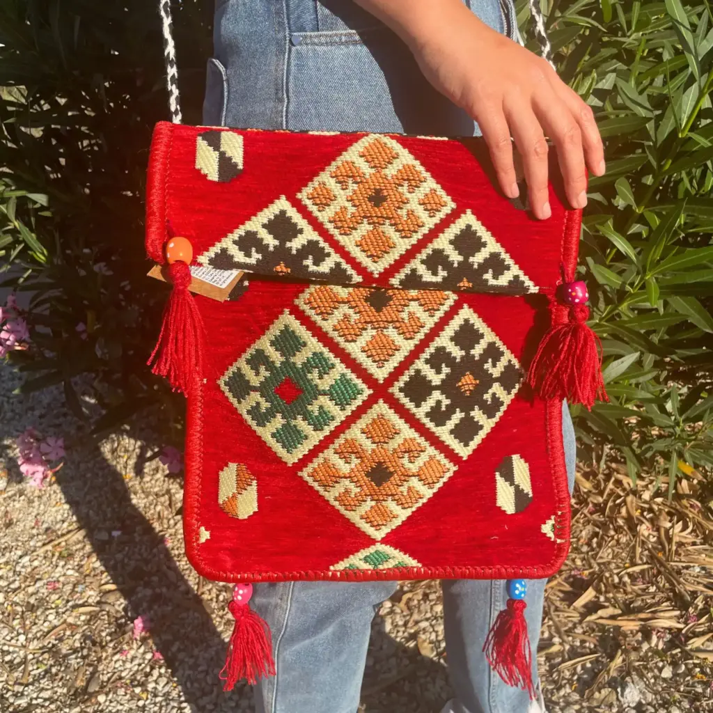 Red Kilim Messenger Festival Bag | www.artisangoods.co.uk 2
