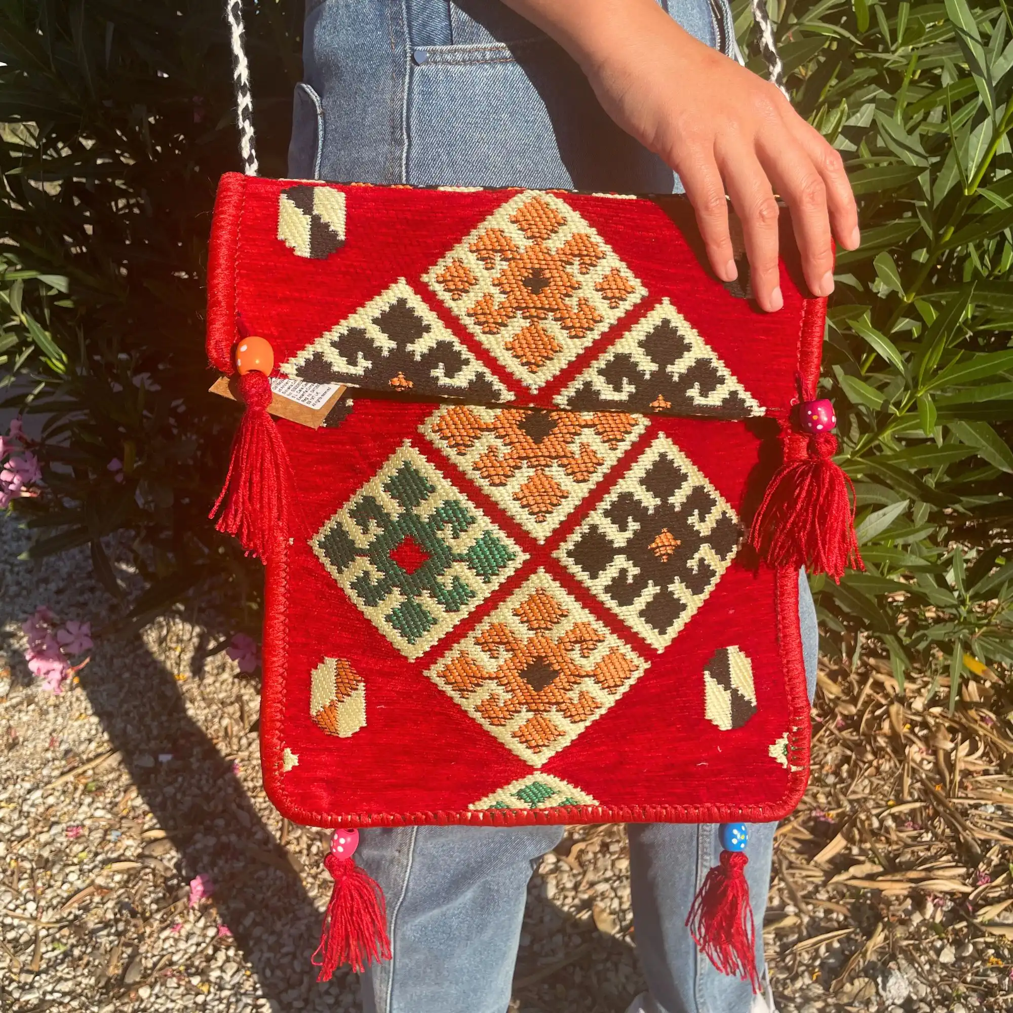 Red Kilim Messenger Festival Bag | www.artisangoods.co.uk 3 Red Kilim Messenger Festival Bag | www.artisangoods.co.uk 2