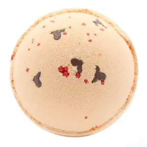 Reindeer and Red Nose Bath Bomb – Toffee & Caramel | www.artisangoods.co.uk 3