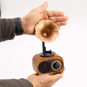 Retro Mini Gramophone Speaker – Bluetooth & FM Radio – 5 watt x 1 | www.artisangoods.co.uk 3