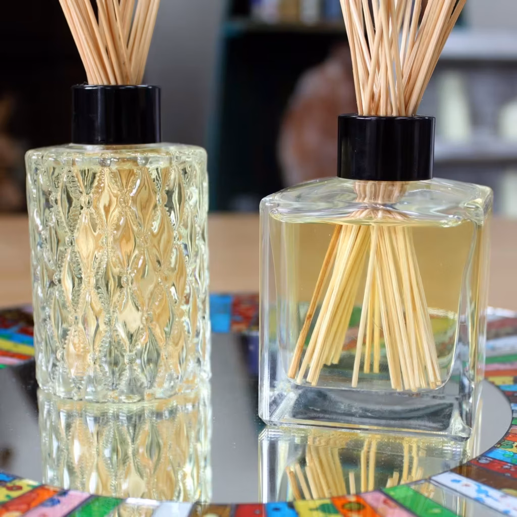 Round Diffuser Bottle – 150ml | www.artisangoods.co.uk 2 Round Diffuser Bottle – 150ml | www.artisangoods.co.uk 2