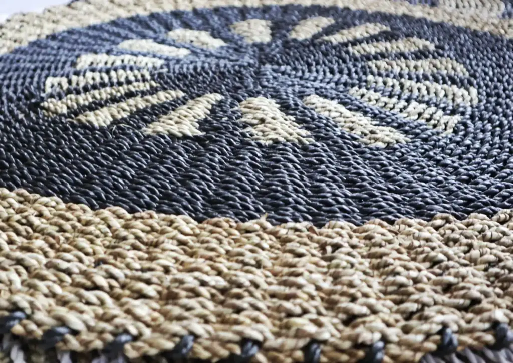 Round Seagrass Black & Tan – Inner Sun – 1m | www.artisangoods.co.uk 3