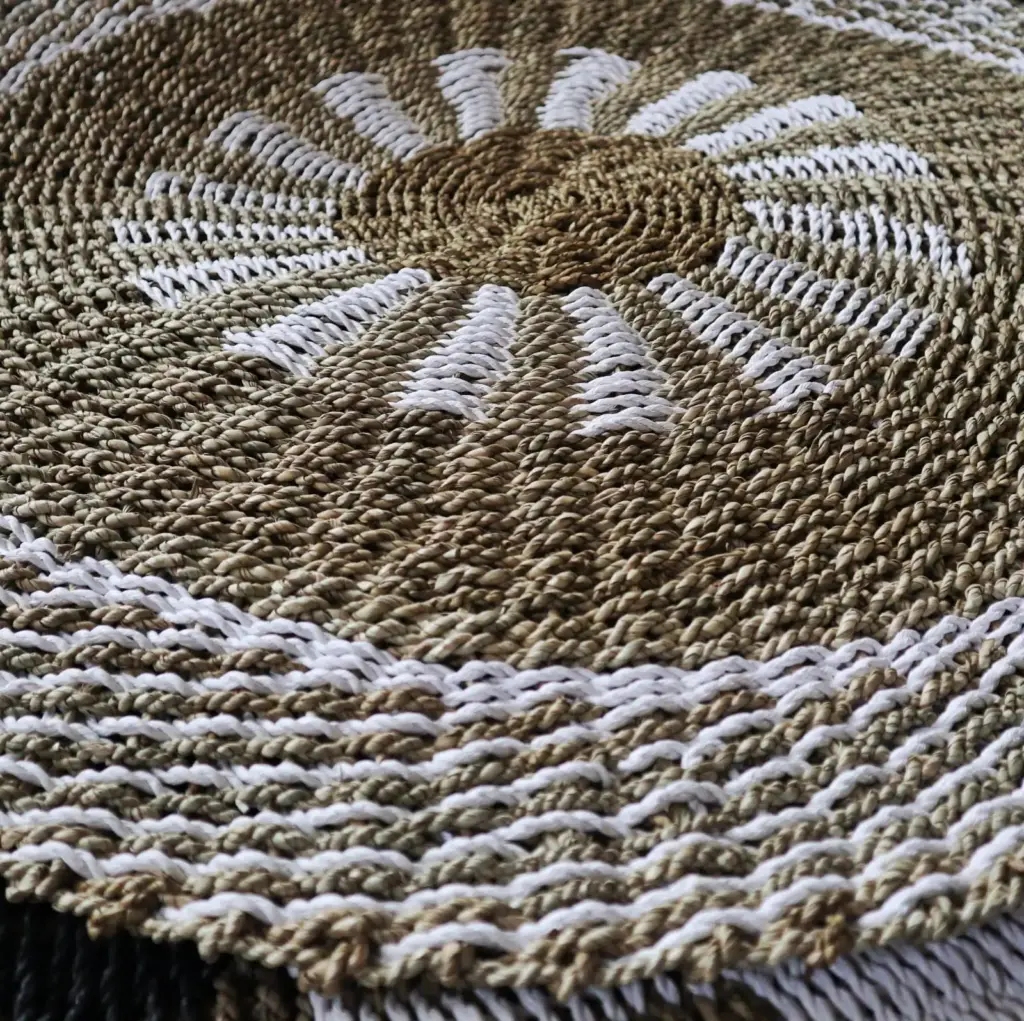 Round Seagrass White & Tan – Inner Sun – 1m | www.artisangoods.co.uk 2