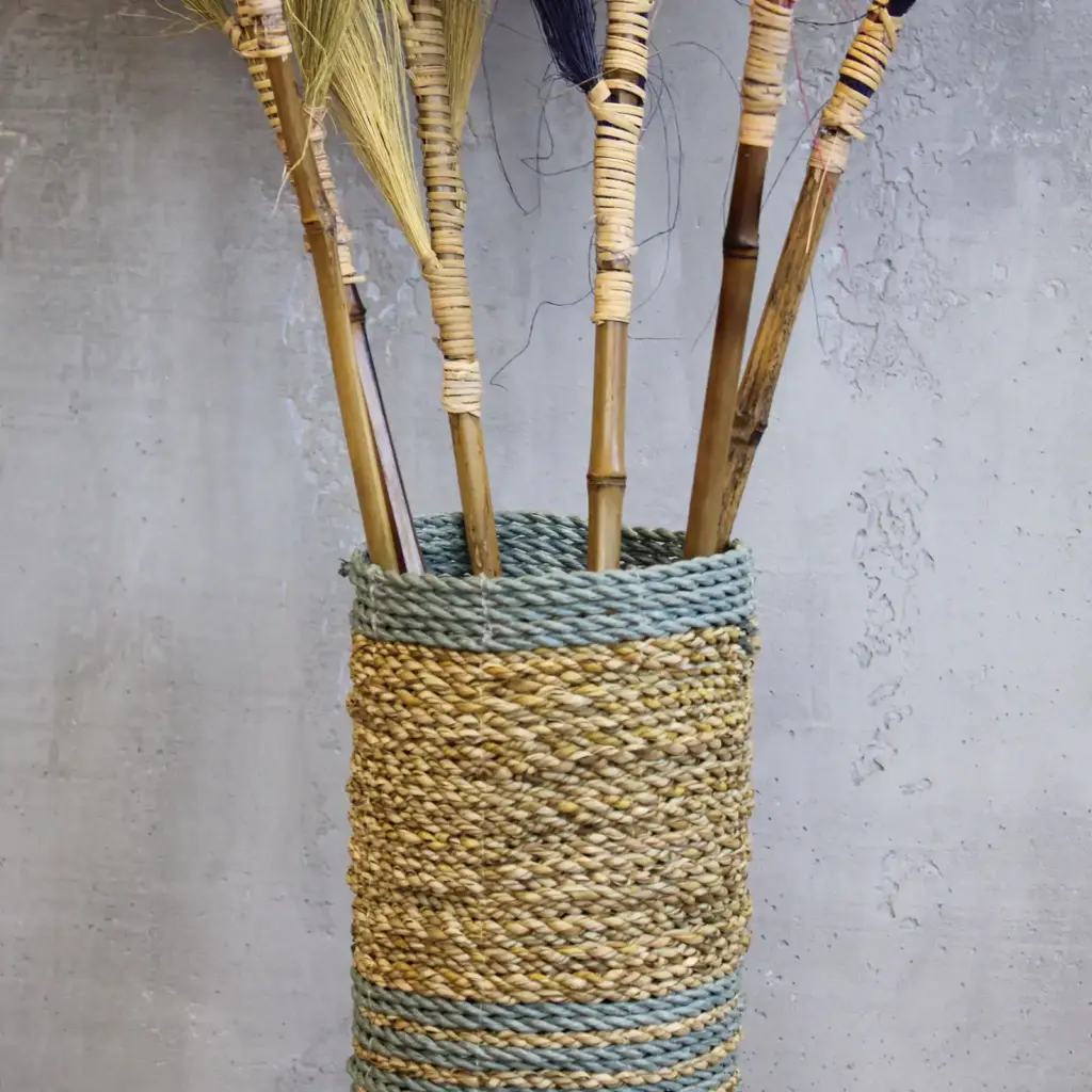 Seagrass & Abu-Abu Raffia Set – 2 Vase & 2 Bins | www.artisangoods.co.uk 5 Seagrass & Abu-Abu Raffia Set – 2 Vase & 2 Bins | www.artisangoods.co.uk 5