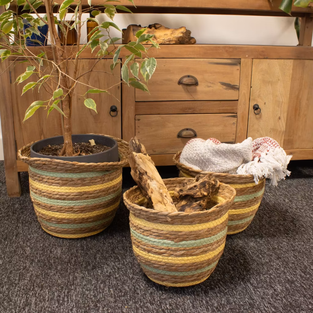Seagrass & Straw Vase Shaped Baskets – Natural Yellow & Green – Set of 3 | www.artisangoods.co.uk 4 Seagrass & Straw Vase Shaped Baskets – Natural Yellow & Green – Set of 3 | www.artisangoods.co.uk 4