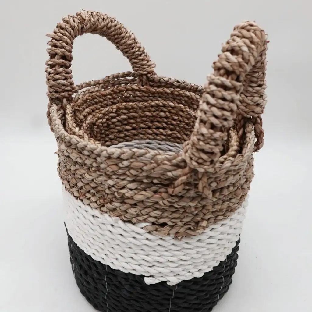 Seagrass Basket Set – Dark Grey / White / Natural | www.artisangoods.co.uk 4 Seagrass Basket Set – Dark Grey / White / Natural | www.artisangoods.co.uk 4