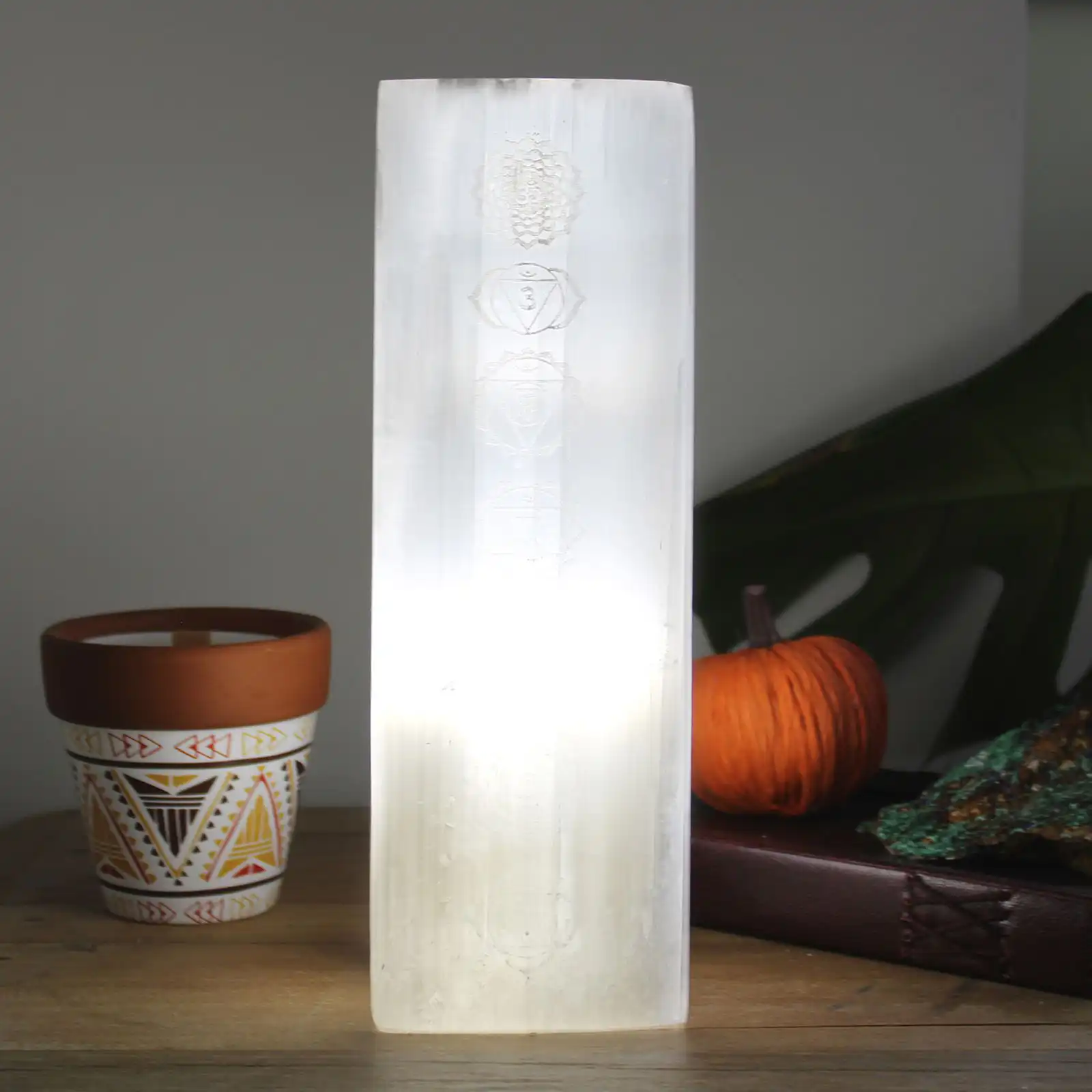 Selenite Block Lamp 25cm – Chakra Lamp | www.artisangoods.co.uk 4 Selenite Block Lamp 25cm - Chakra Lamp - Image 3