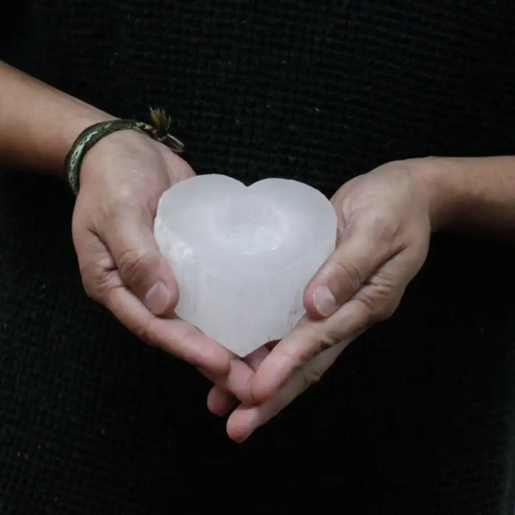 Selenite Heart Candle Holder | www.artisangoods.co.uk 4