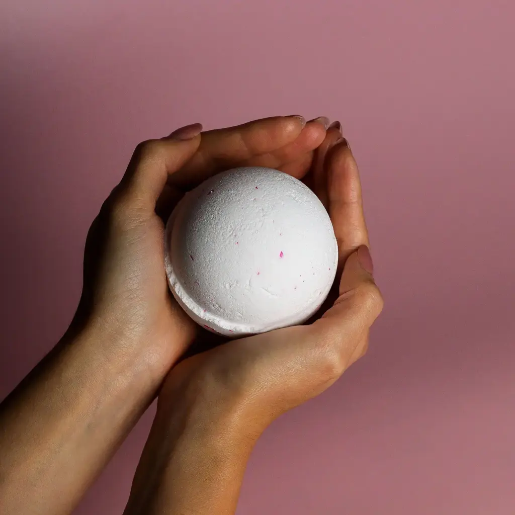 Set of 3 Coconut Dream Bath Bombs | www.artisangoods.co.uk 2