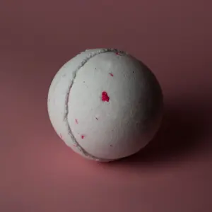 Set of 3 Coconut Dream Bath Bombs | www.artisangoods.co.uk 3