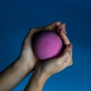 Set of 3 Cranberry Bath Bombs | www.artisangoods.co.uk 2