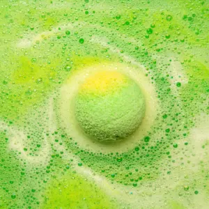 Set of 3 Peppermint & Tea Tree Bath Bombs | www.artisangoods.co.uk 3