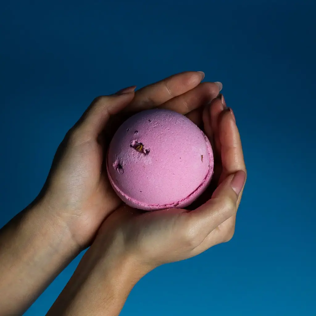 Set of 3 Rose & Petals Bath Bombs | www.artisangoods.co.uk 4