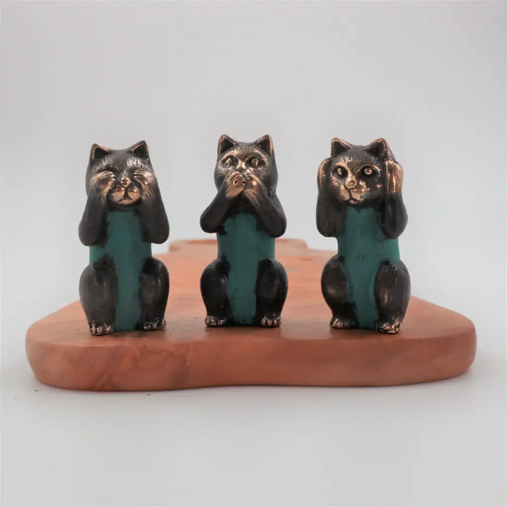 Set of 3 – See No, Hear No, Speak No Evil – Brass Cats | www.artisangoods.co.uk