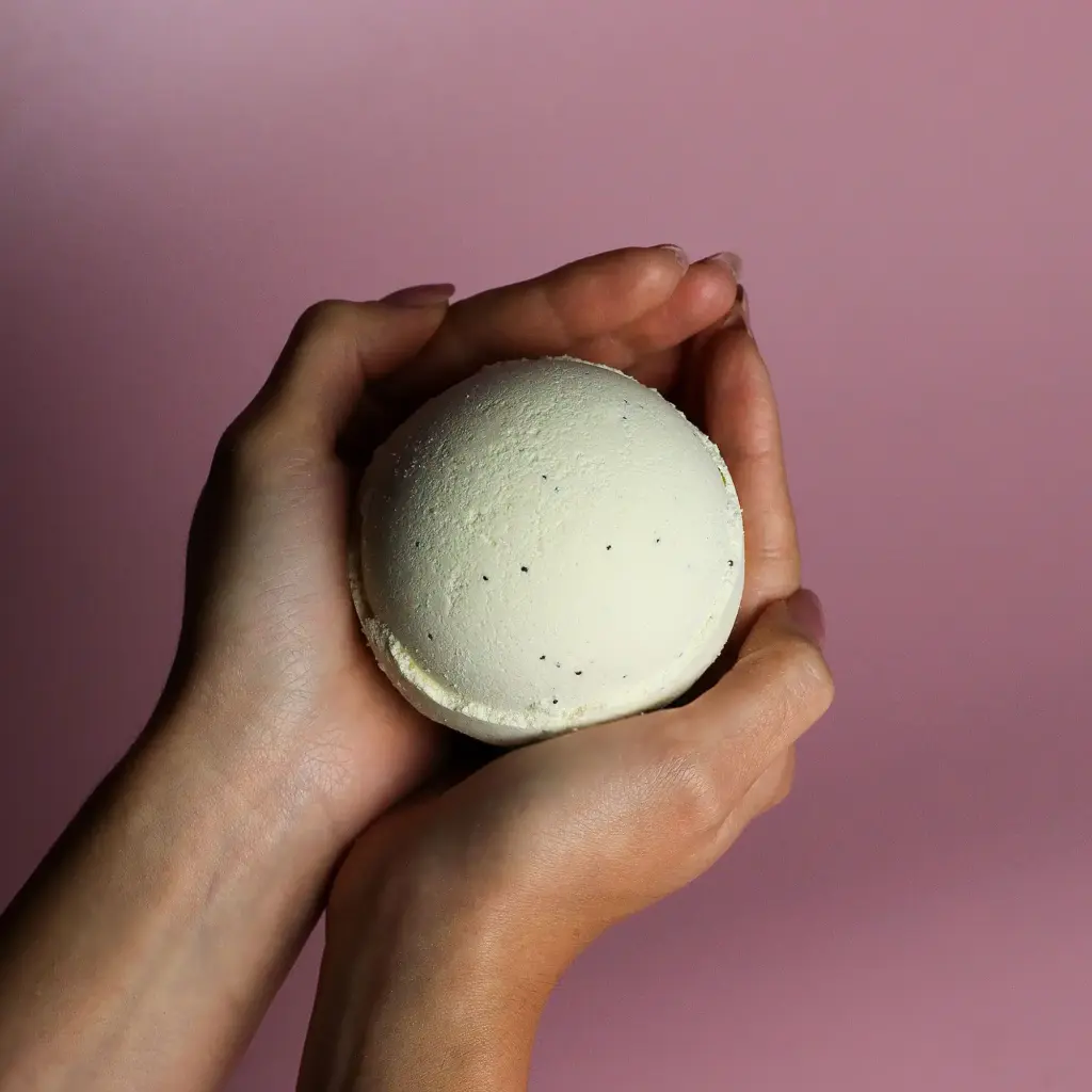 Set of 3 Simply Vanilla Bath Bombs | www.artisangoods.co.uk 2