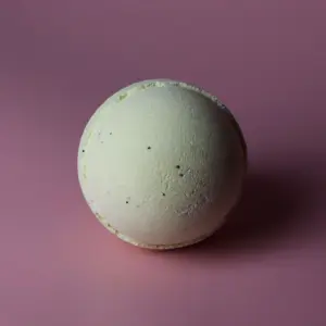 Set of 3 Simply Vanilla Bath Bombs | www.artisangoods.co.uk 3
