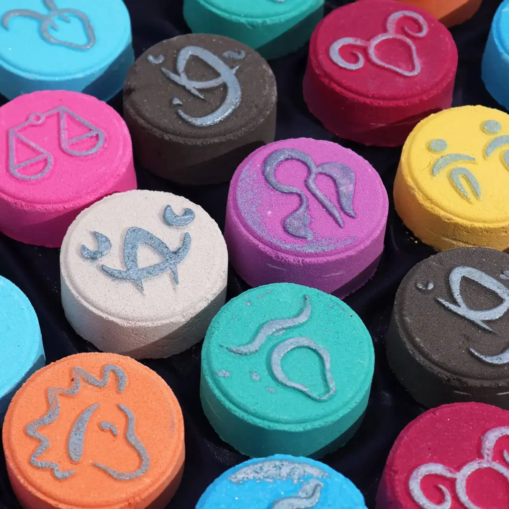 Set of Zodiac Bath Fizzers with Horoscope – Aquarius | www.artisangoods.co.uk