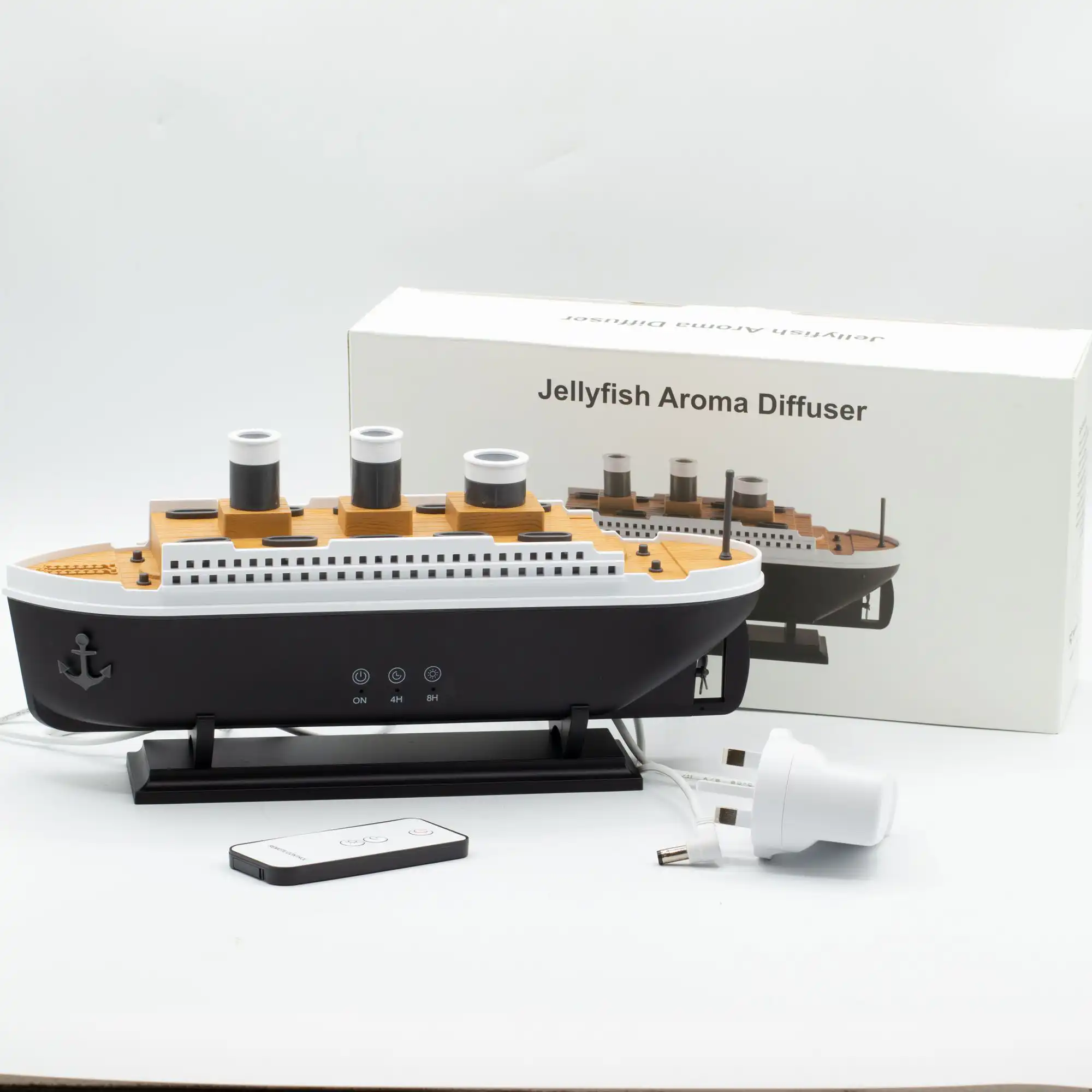 Ship Model Puff Effect Aroma Diffuser with Colour-Changing LED