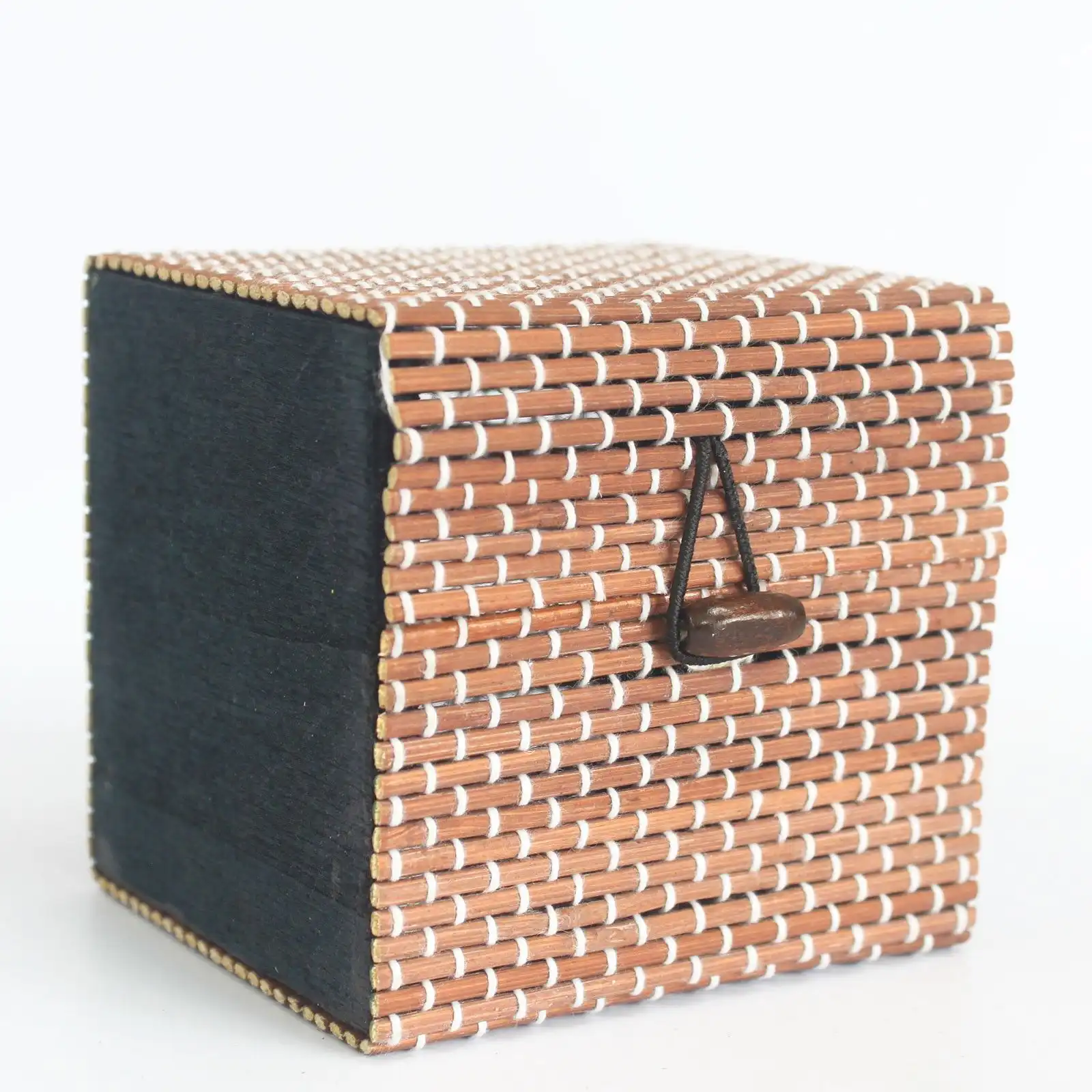 Single Box Fine Bamboo | www.artisangoods.co.uk 2 Single Box Fine Bamboo | www.artisangoods.co.uk 1