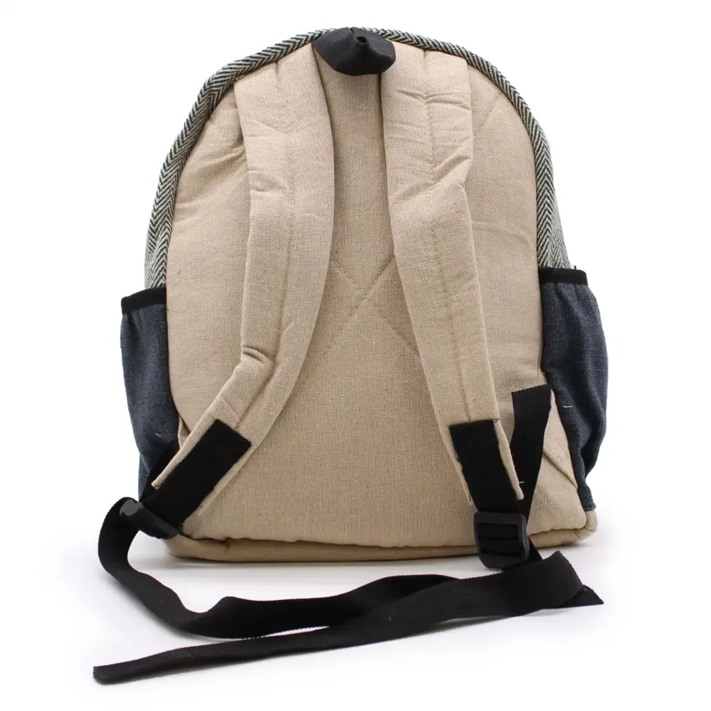 Small Backpack – Rope & Pockets Style | www.artisangoods.co.uk 4