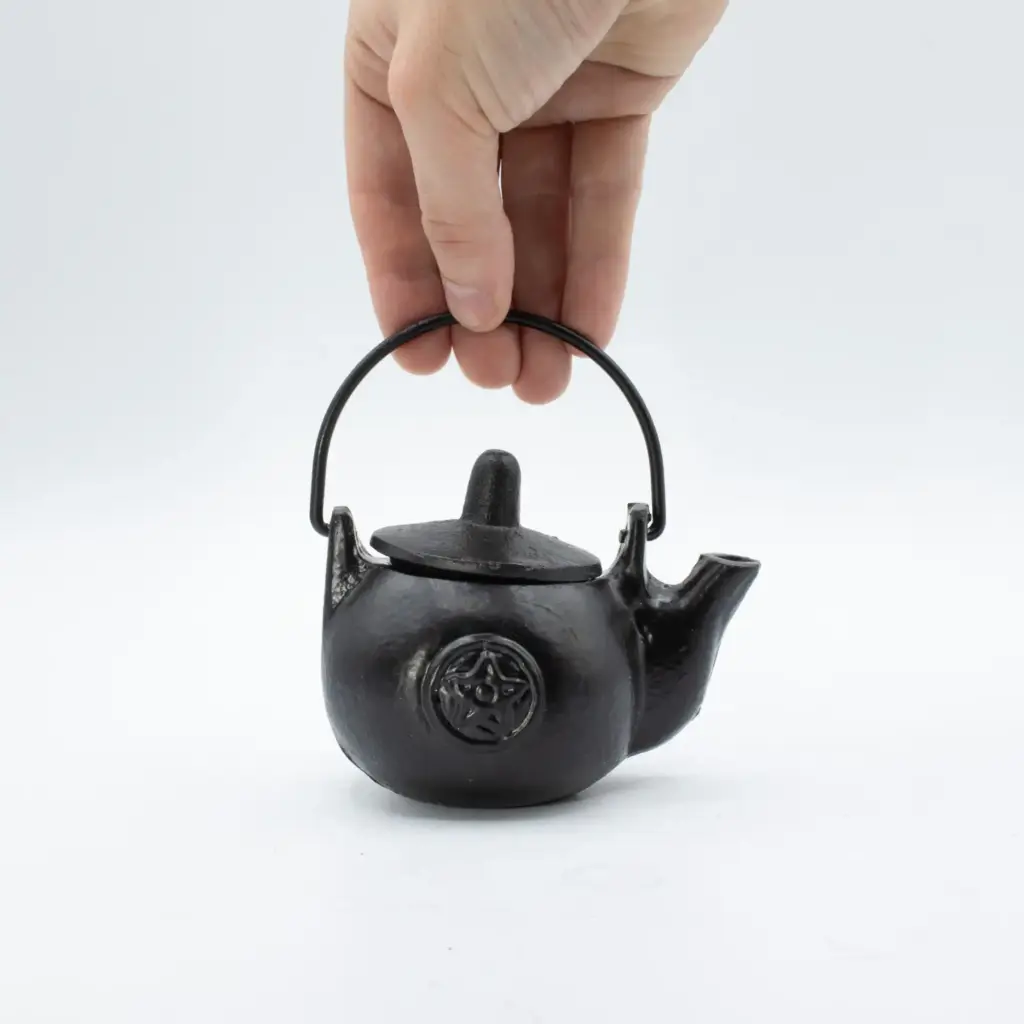 Small Cast Iron Ritual Pot with Pentagon 8x8x10cm | www.artisangoods.co.uk 5