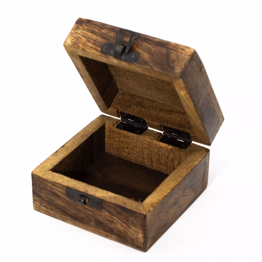 Small Enamelled Box  – Lune D’Amore | www.artisangoods.co.uk 4