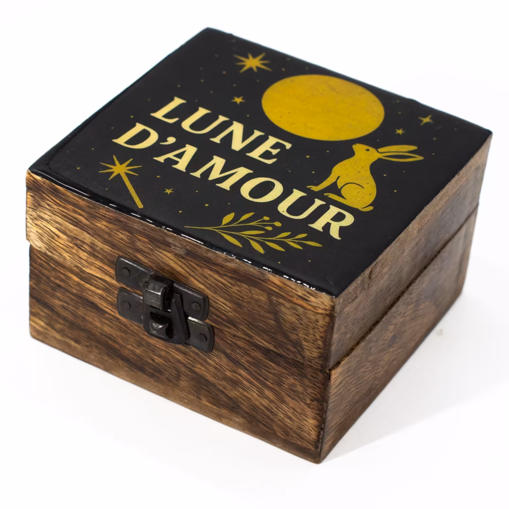 Small Enamelled Box  – Lune D’Amore | www.artisangoods.co.uk 2