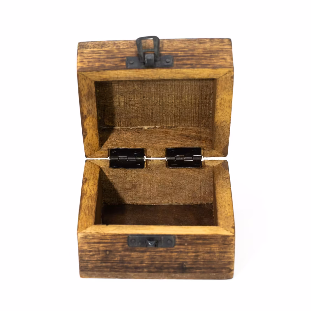 Small Enamelled Box  – Mi Pequeno Mundo | www.artisangoods.co.uk 2