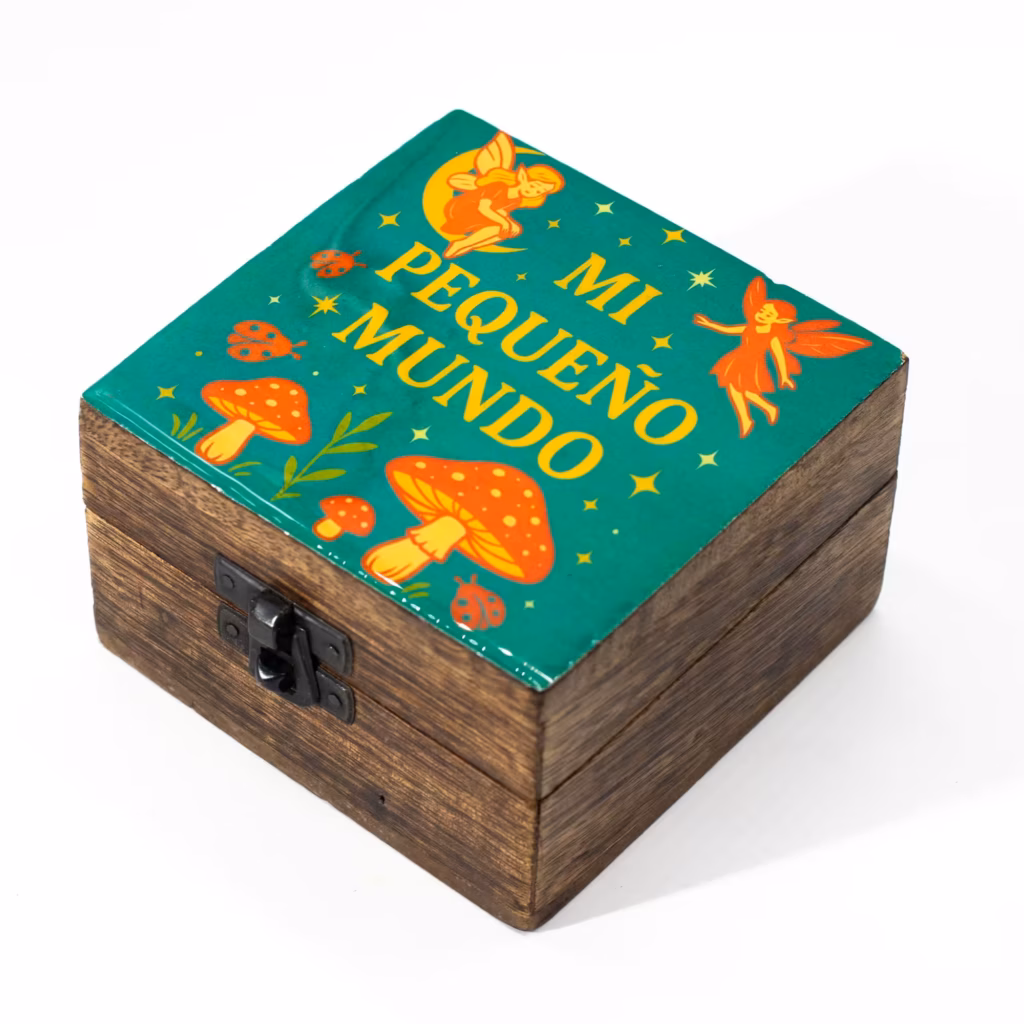 Small Enamelled Box  – Mi Pequeno Mundo | www.artisangoods.co.uk
