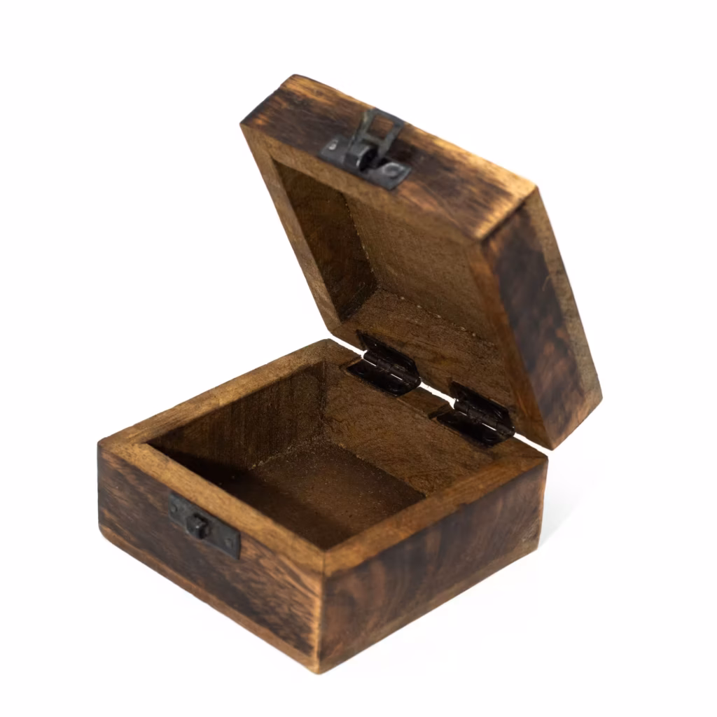 Small Enamelled Box  – Petite Secrets | www.artisangoods.co.uk 3