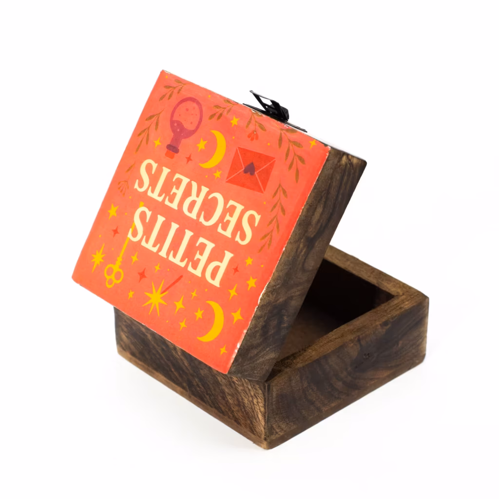 Small Enamelled Box  – Petite Secrets | www.artisangoods.co.uk 2
