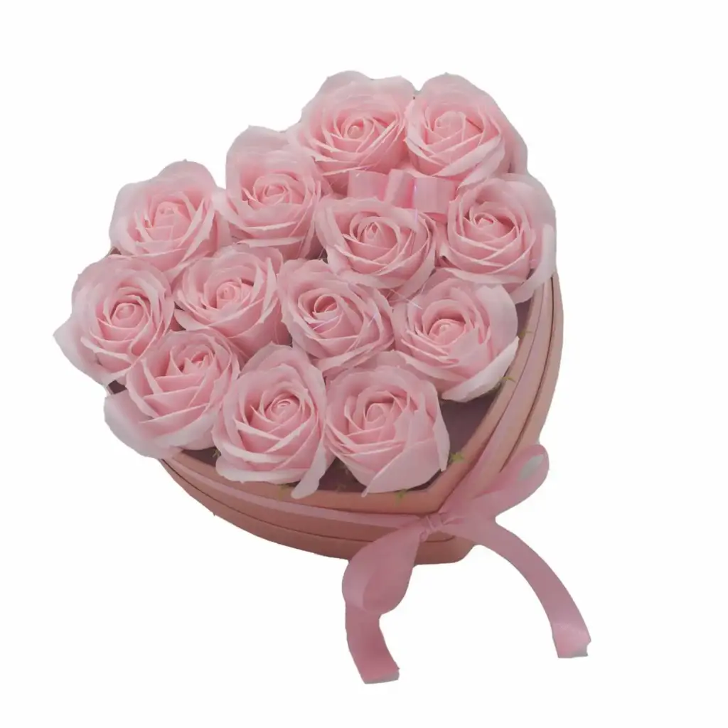 Soap Flower Gift Bouquet – 13 Pink Roses – Heart | www.artisangoods.co.uk 3