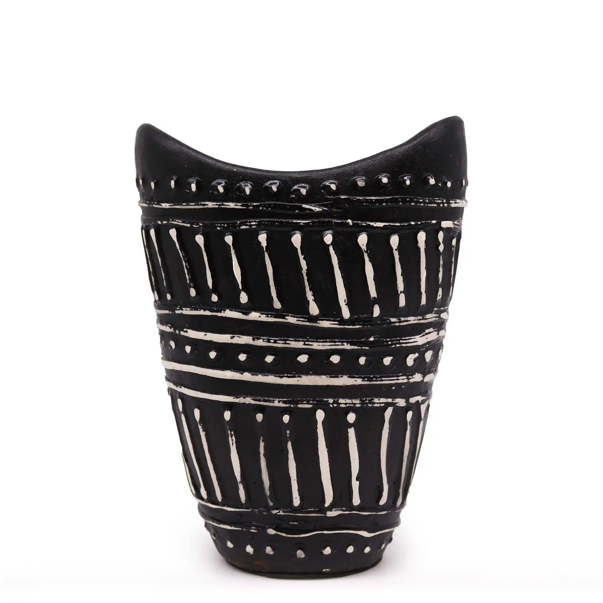 Swirls Shaped Vase – Chocolate | www.artisangoods.co.uk 5 Swirls Shaped Vase – Chocolate | www.artisangoods.co.uk 4