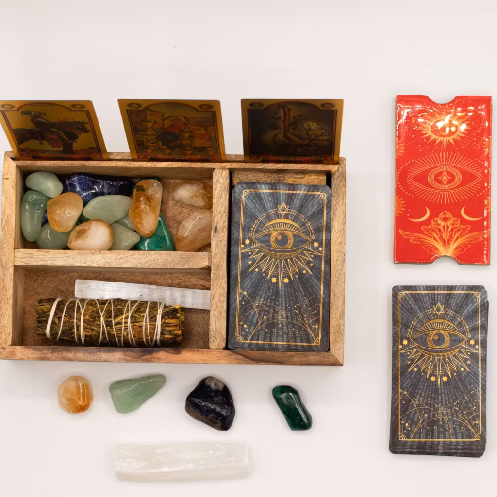 Three Section Tarot Box with Card Holder | www.artisangoods.co.uk 5